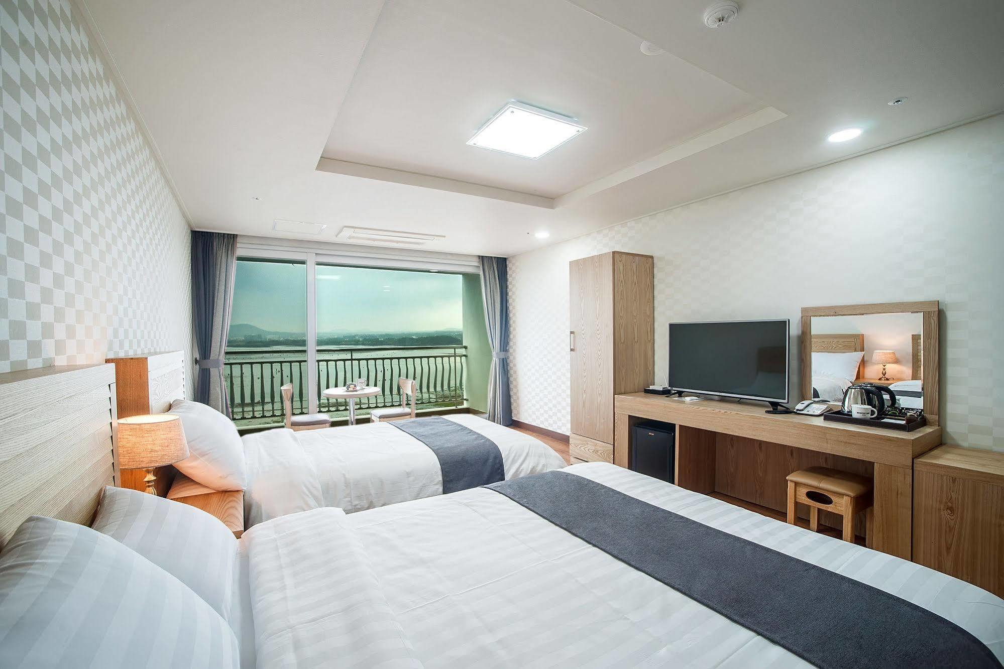 Breeze Bay Hotel Seogwipo Exterior foto